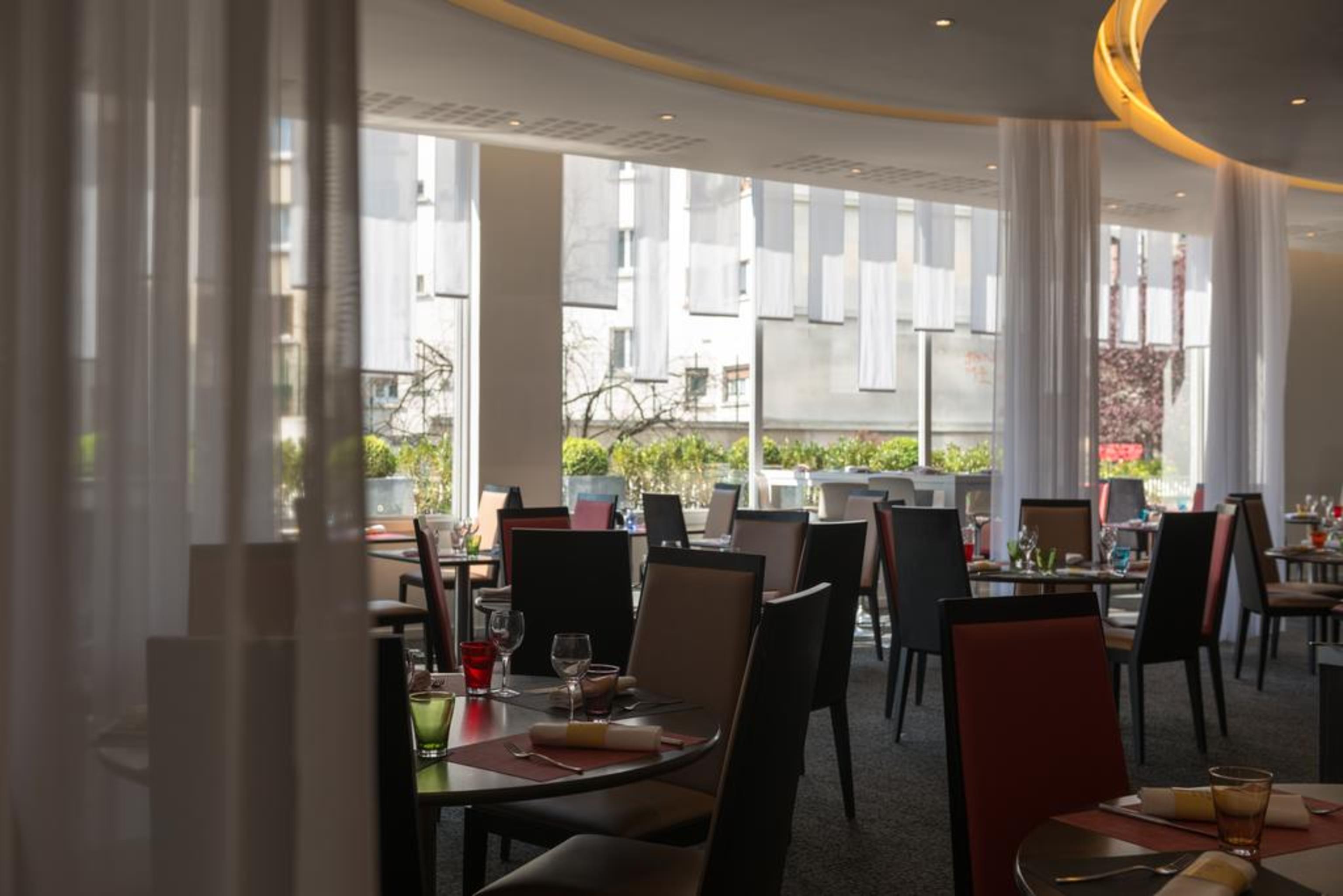 Novotel Paris Est Hotel 4*